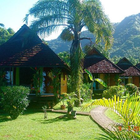 Tauhanihani Village Lodge La Vague Bleue Teahupoo Екстериор снимка