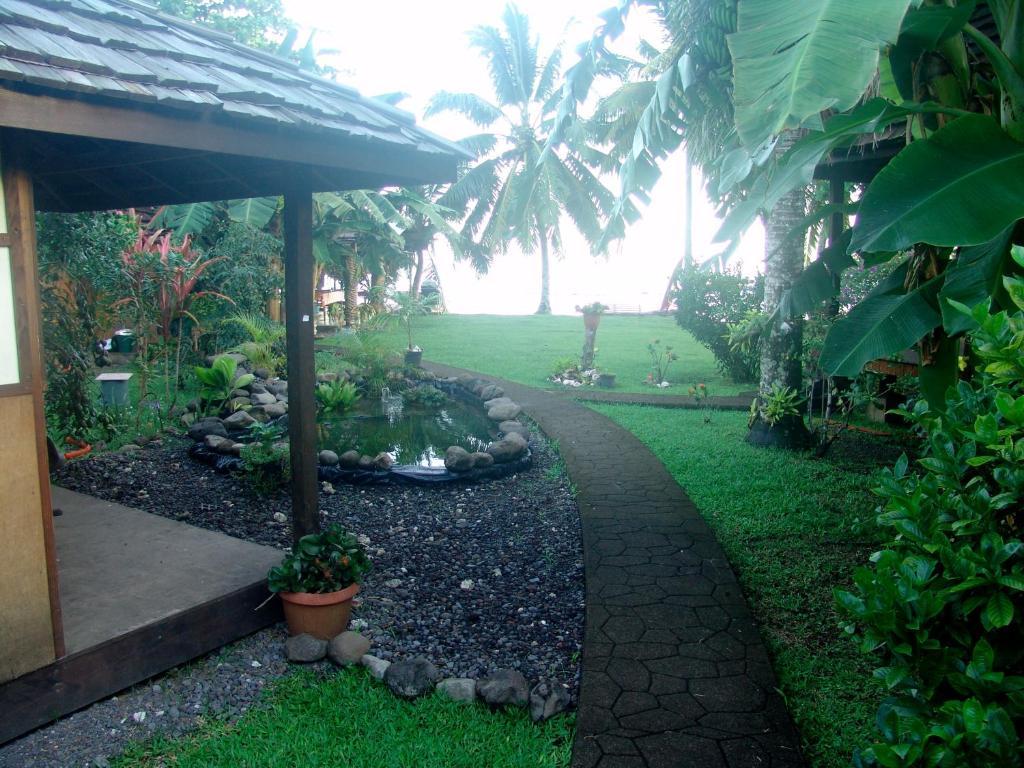 Tauhanihani Village Lodge La Vague Bleue Teahupoo Екстериор снимка