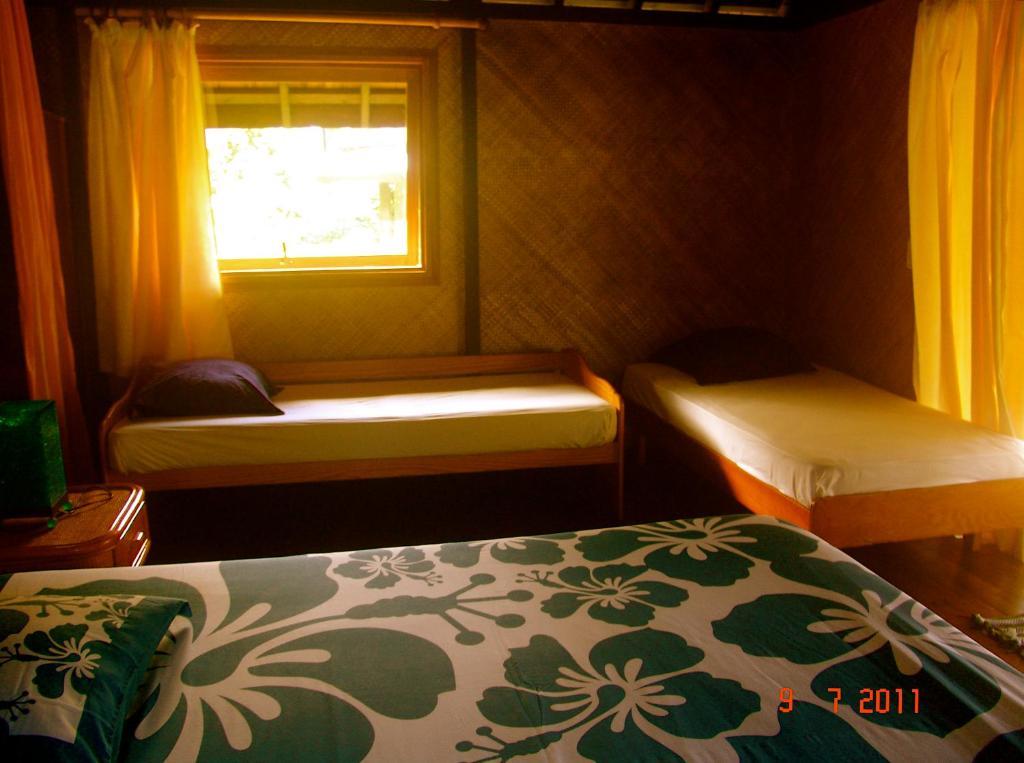 Tauhanihani Village Lodge La Vague Bleue Teahupoo Стая снимка