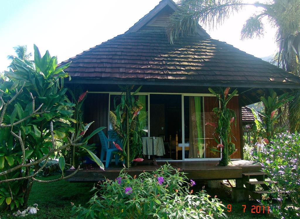 Tauhanihani Village Lodge La Vague Bleue Teahupoo Стая снимка