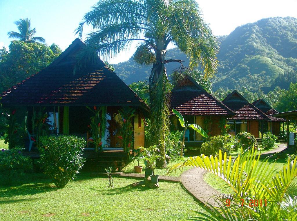 Tauhanihani Village Lodge La Vague Bleue Teahupoo Екстериор снимка