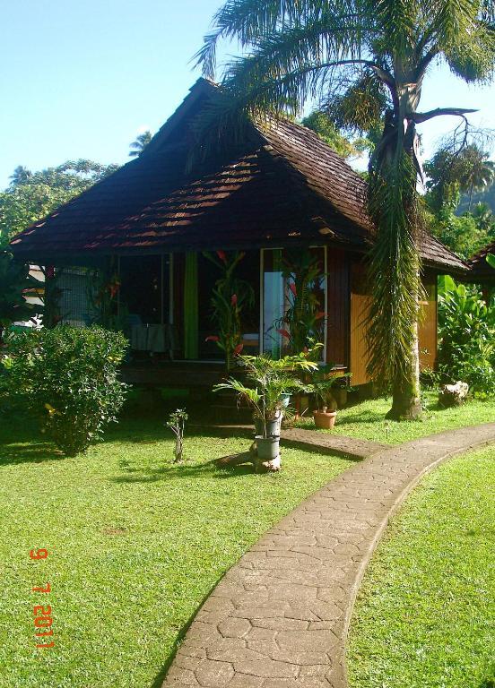 Tauhanihani Village Lodge La Vague Bleue Teahupoo Екстериор снимка